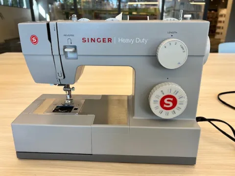 Singer Heavy Duty Sewing Machine